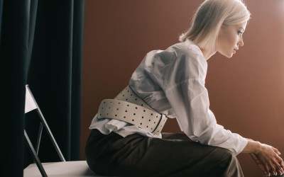 Cum să porți o curea LV: Idei de ținute pentru un look elegant și modern