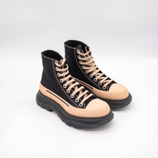 ALEXANDER MCQUEEN TREAD SLICK ANKLE BOOTS IN BLACK-PINK