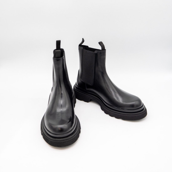 FABI LEATHER CHELSEA BOOTS IN CORDOVAN NERO