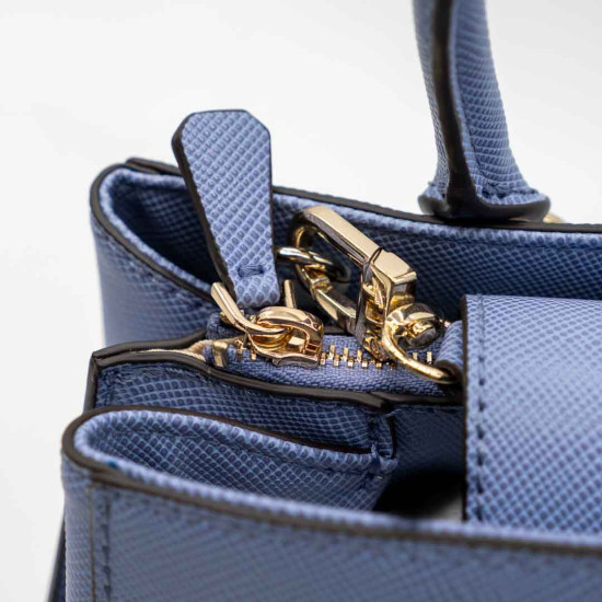 GUESS – GEANTĂ MEDIE ALBASTRU PASTEL DIN PIELE SAFFIANO CU DETALII AURII